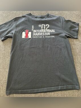 Case iH International Harvester Men’s T Shirt 
Size Medium